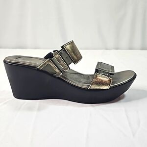 Naot Silver Metalic Leather Wedge Sandals Size 39/8.5